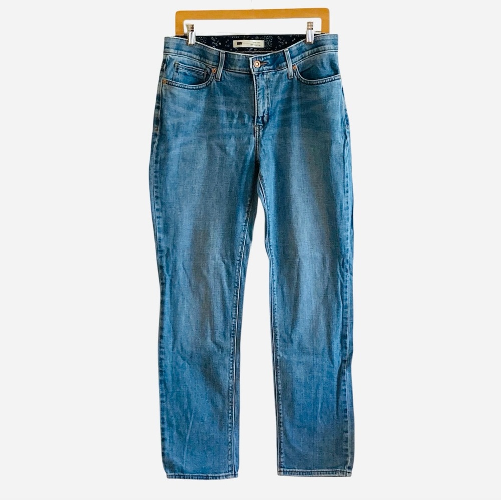 Levi’s 525 Perfect Waist Light Wash Blue Jeans Stretch Denim Straight